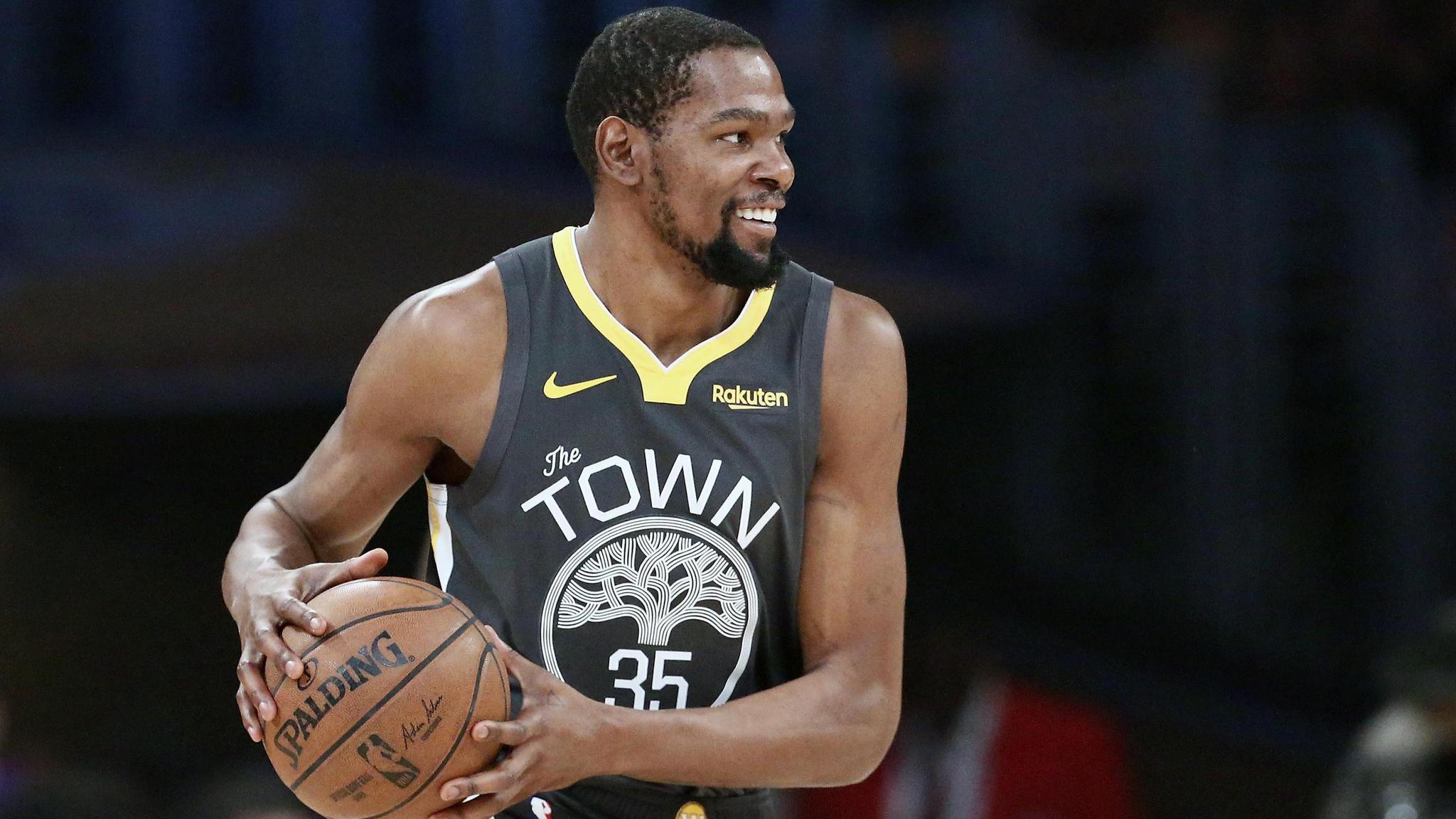 图片报：基米希在加练角球，本赛季他利用角球已送出四次助攻（图片报：基米希加强角球训练，本赛季角球助攻已达4次）