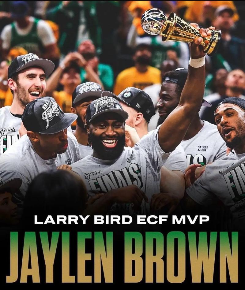 斯基拉：阿森纳正在关注铃木彩艳，有意在下个赛季引进他（斯基拉：阿森纳密切考察铃木彩艳，拟于下赛季完成引进）