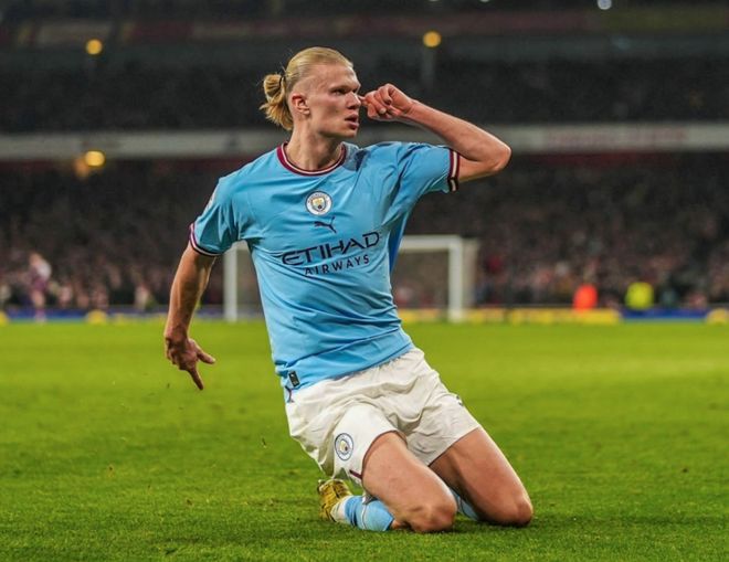 葡萄牙世预赛出线后，C罗晒出没有自己的全队庆祝大合照（葡萄牙世预赛出线后，C罗晒出无本人出镜的全队庆祝合照）