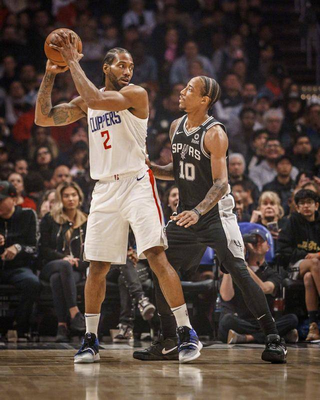 广岛前锋：在艰难的情况下能拿下一场平局很欣慰，感谢远征军（广岛前锋：逆境守住平局倍感欣慰，感谢远征军）