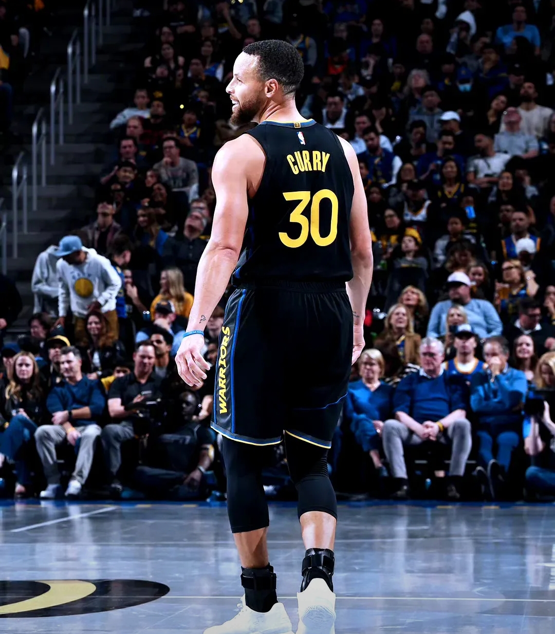 皇马客场3-0击败毕巴，阿诺德表现神勇但伤退，展现世界级水准，但伤病困扰持续。（皇马客场3-0擒毕巴，阿诺德高光却伤退，世界级表现难挡伤病困扰）