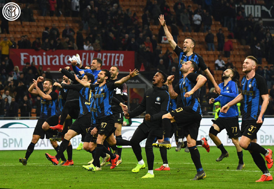 伊涅斯塔：会想念踢球的时光；进巴萨一线后每天都会观察哈维（伊涅斯塔：会怀念踢球的岁月，升入巴萨一队后每天都在观察哈维）